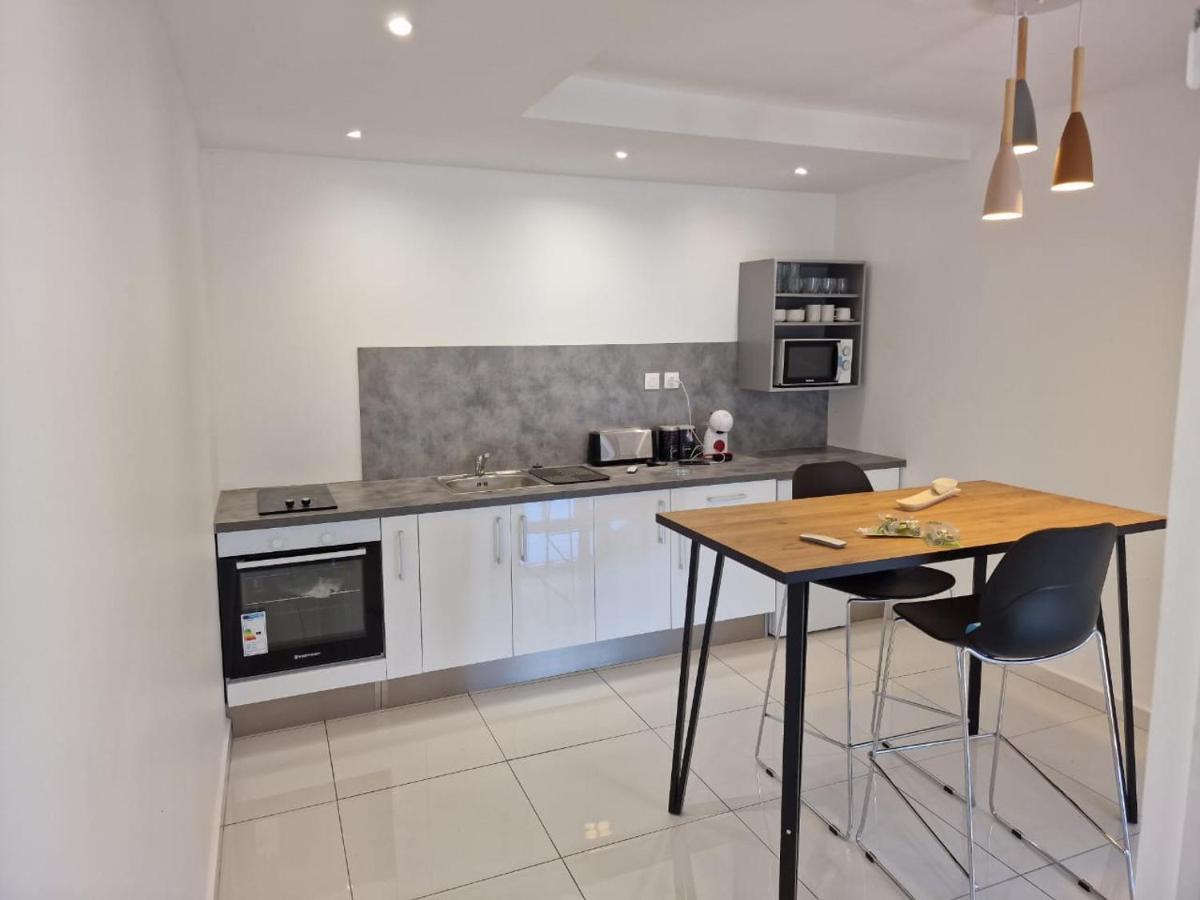 L'Instant Present Bed & Breakfast Le Moule Bagian luar foto