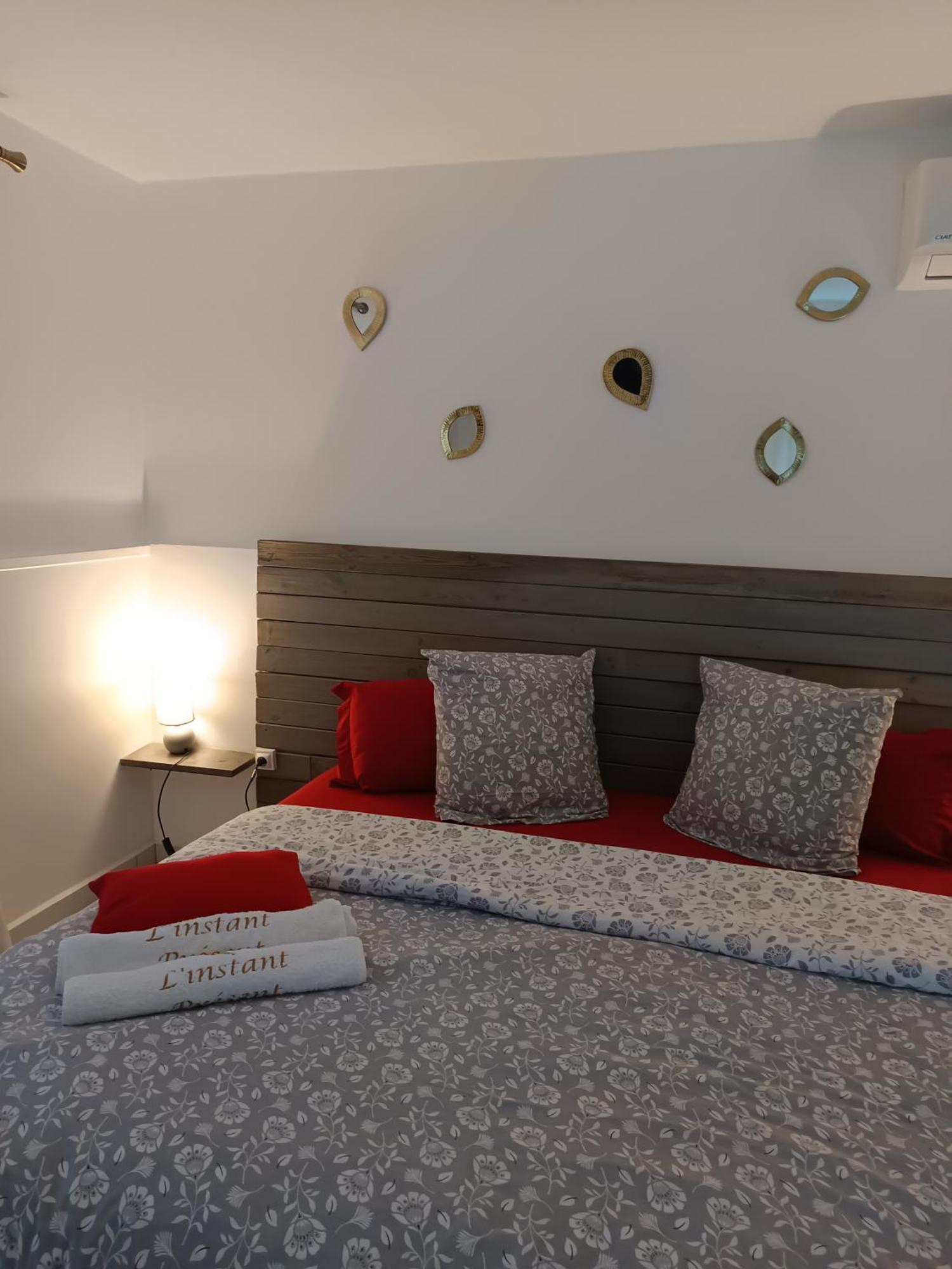 L'Instant Present Bed & Breakfast Le Moule Bagian luar foto